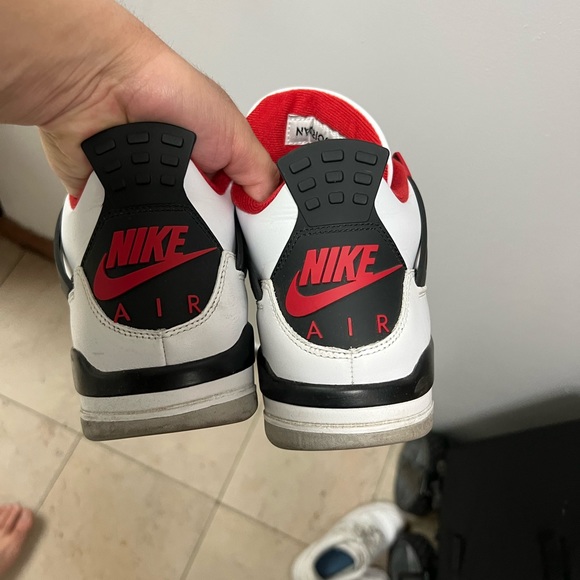 Air Jordan 4 Retro Fire Red (2020) Men’s Size 10.5 (Pre-owned) - Picture 9 of 10